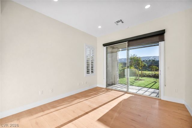 4555 Riva De Romanza Street, Las Vegas, NV 89135