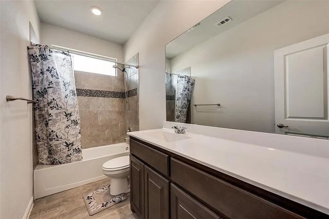 16040 Tottenhall Pass, Fort Worth, TX 76247