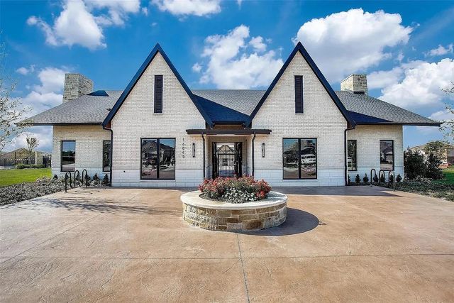 16040 Tottenhall Pass, Fort Worth, TX 76247