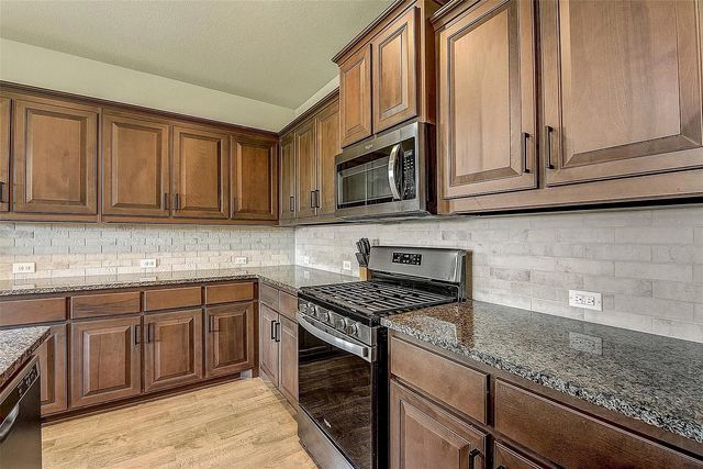 16040 Tottenhall Pass, Fort Worth, TX 76247