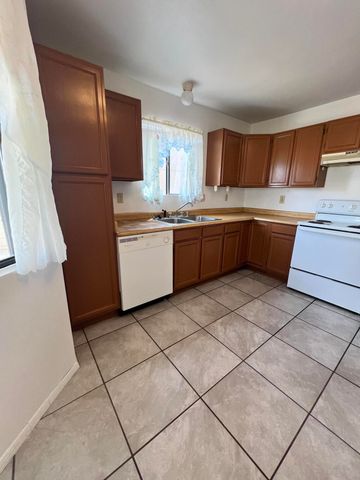 4947 Nickel Drive NE, Rio Rancho, NM 87124