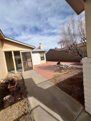 4947 Nickel Drive NE, Rio Rancho, NM 87124