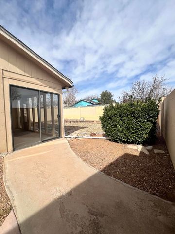 4947 Nickel Drive NE, Rio Rancho, NM 87124