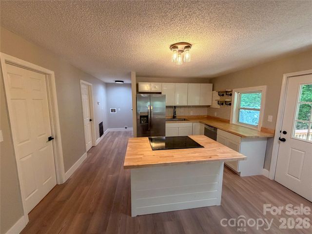 3910 Oakwood Circle, Iron Station, NC 28080