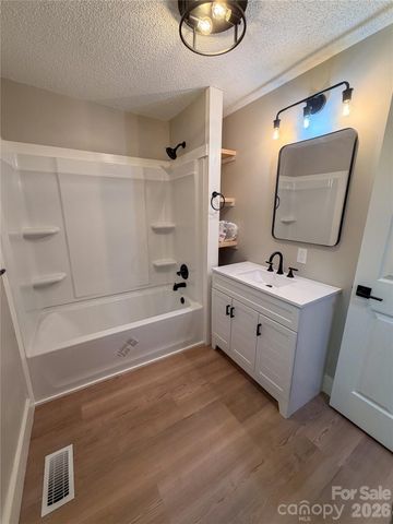 3910 Oakwood Circle, Iron Station, NC 28080
