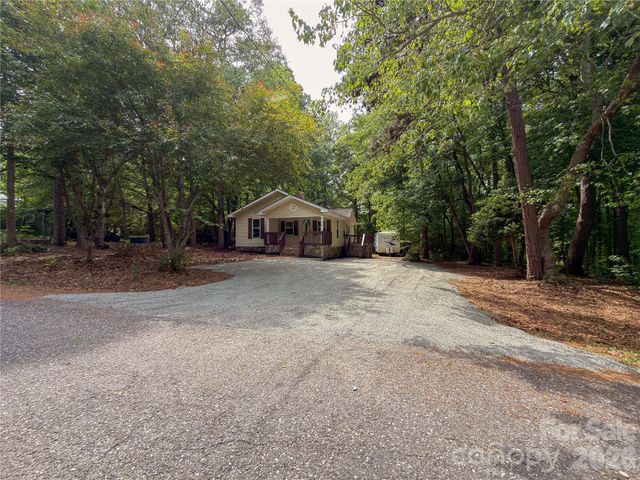 3910 Oakwood Circle, Iron Station, NC 28080