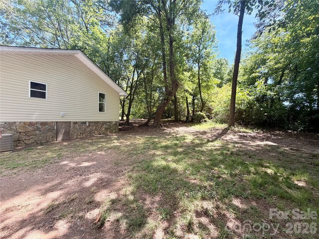 3910 Oakwood Circle, Iron Station, NC 28080