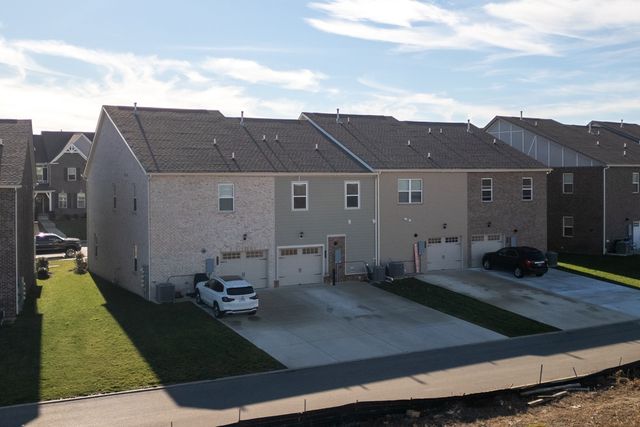 931 Nance Ln, Lebanon, TN 37087