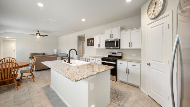 13512 Stage Coach Lane, Cresson, TX 76035