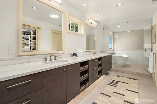 2018 Broadmoor Drive E, Seattle, WA 98112
