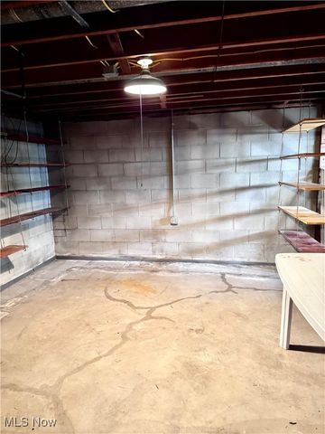 31635 Lake Road, Avon Lake, OH 44012