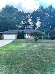 31635 Lake Road, Avon Lake, OH 44012