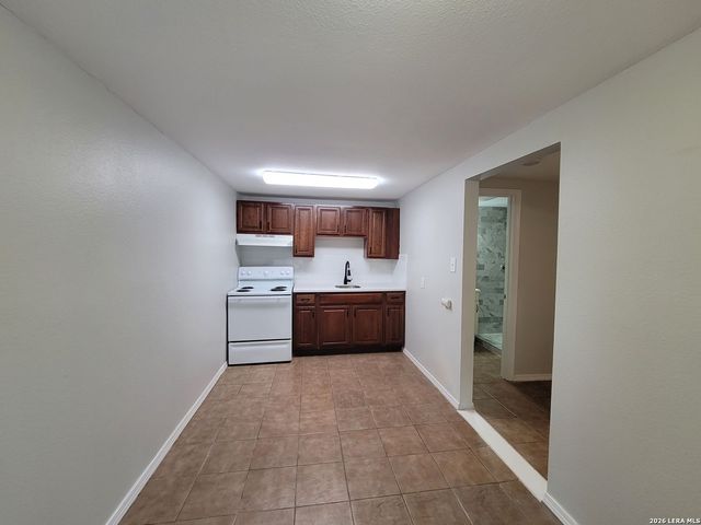 137 E Norwood Ct Apt 8, San Antonio, TX 78212