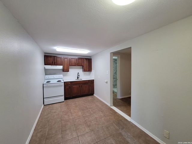 137 E Norwood Ct Apt 8, San Antonio, TX 78212