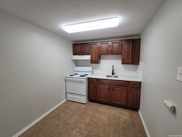 137 E Norwood Ct Apt 8, San Antonio, TX 78212