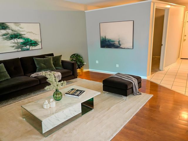 57 Washington Boulevard 201, Mundelein, IL 60060