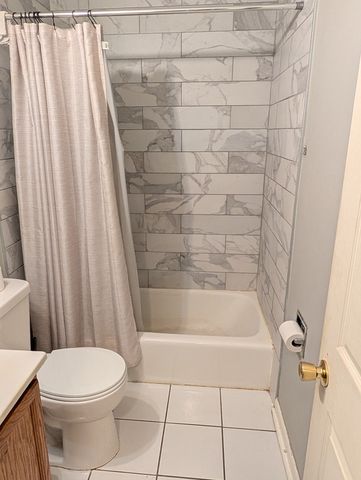 57 Washington Boulevard 201, Mundelein, IL 60060