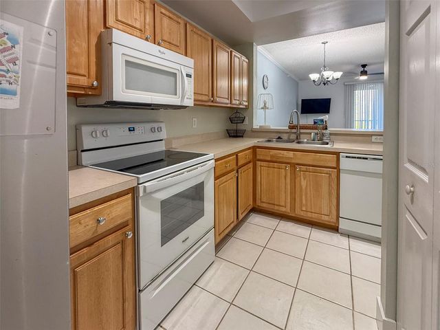 4980 BARALDI CIRCLE 17-208, Sarasota, FL 34235