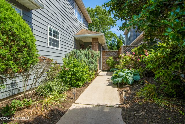 19 Fairway Boulevard, Monroe, NJ 08831