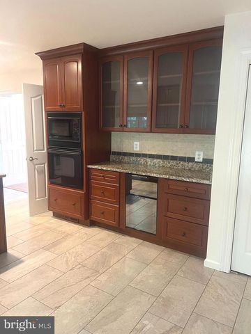 15559 EAGLE TAVERN LN, Centreville, VA 20120