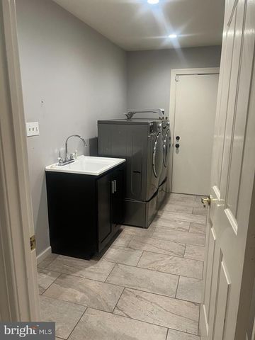 15559 EAGLE TAVERN LN, Centreville, VA 20120