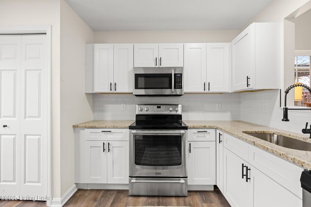 1602 Acosta Ct, La Grange, KY 40031