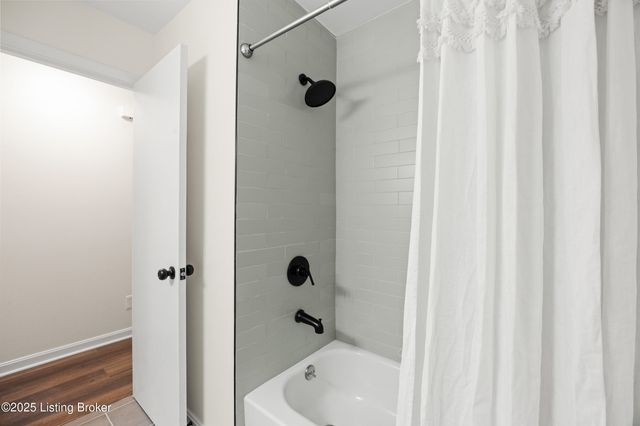 1602 Acosta Ct, La Grange, KY 40031