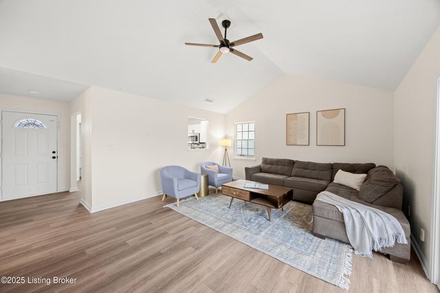 1602 Acosta Ct, La Grange, KY 40031