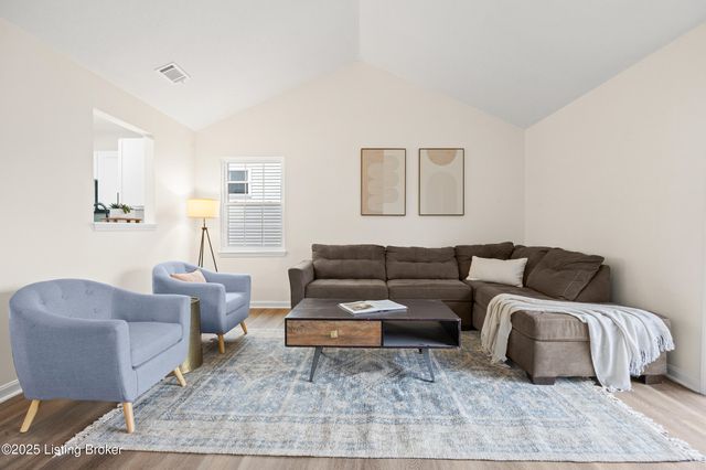 1602 Acosta Ct, La Grange, KY 40031