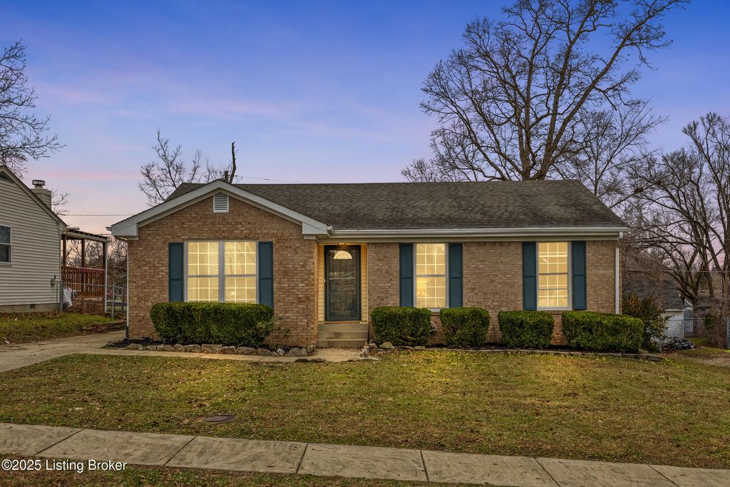 1602 Acosta Ct, La Grange, KY 40031