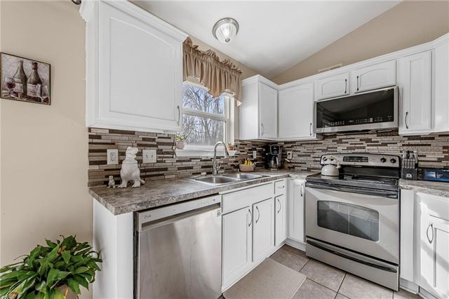 1833 NW 82nd Street, Kansas City, MO 64151