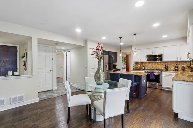 18106 W Hampshire Drive, Gurnee, IL 60031
