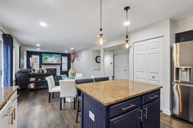 18106 W Hampshire Drive, Gurnee, IL 60031
