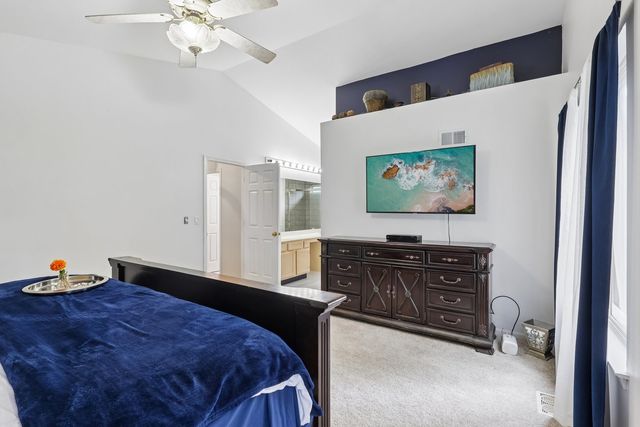 18106 W Hampshire Drive, Gurnee, IL 60031