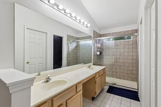 18106 W Hampshire Drive, Gurnee, IL 60031
