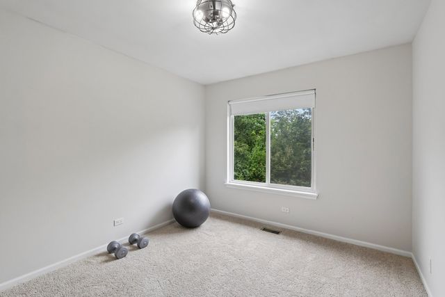 18106 W Hampshire Drive, Gurnee, IL 60031