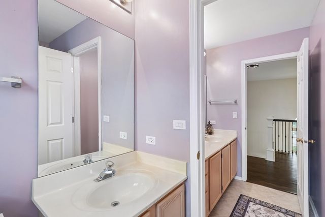 18106 W Hampshire Drive, Gurnee, IL 60031