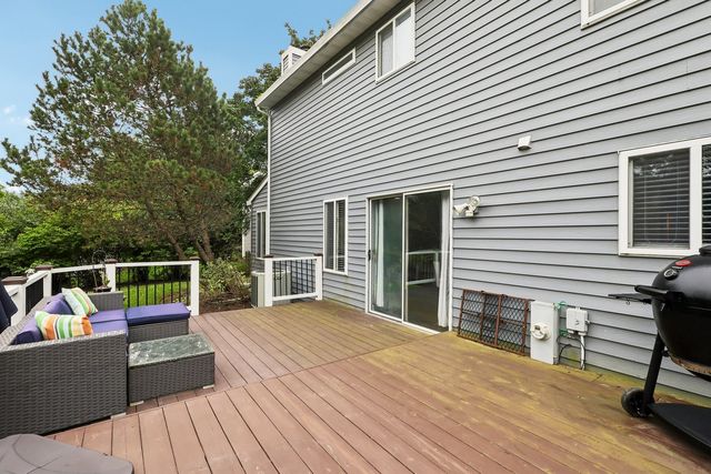 18106 W Hampshire Drive, Gurnee, IL 60031