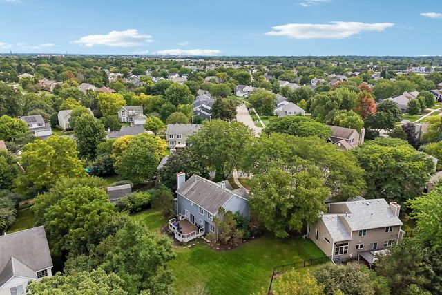 18106 W Hampshire Drive, Gurnee, IL 60031
