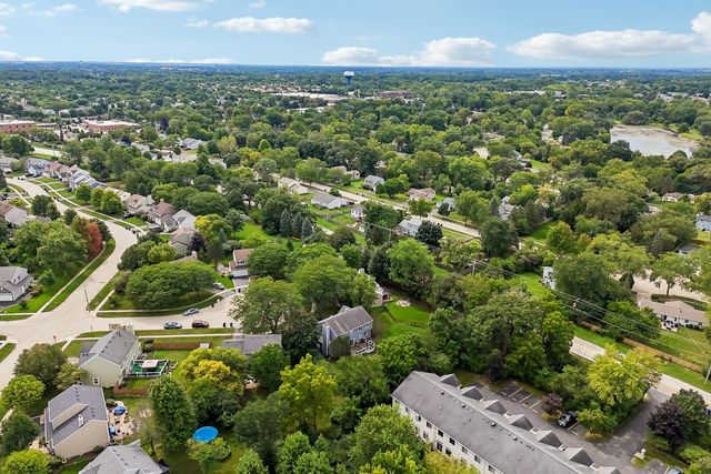 18106 W Hampshire Drive, Gurnee, IL 60031