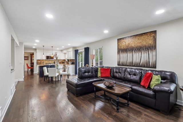 18106 W Hampshire Drive, Gurnee, IL 60031