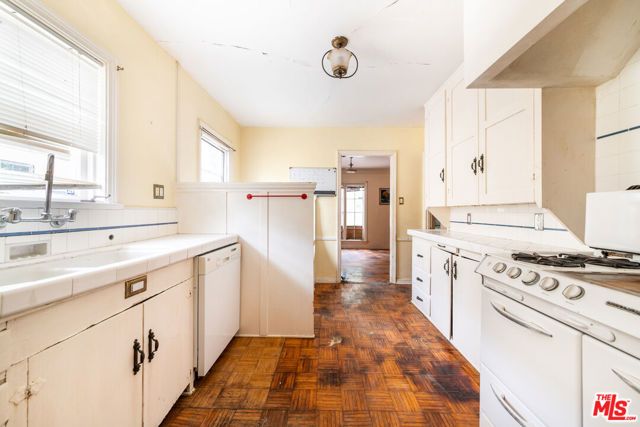 2125 Selby Avenue, Los Angeles, CA 90025