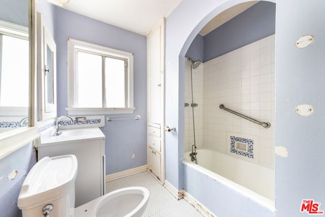 2125 Selby Avenue, Los Angeles, CA 90025