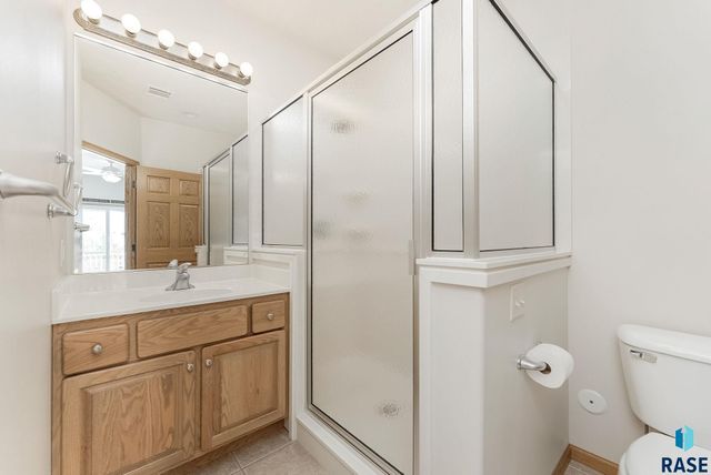 5918 S Grand Lodge Pl, Sioux Falls, SD 57108