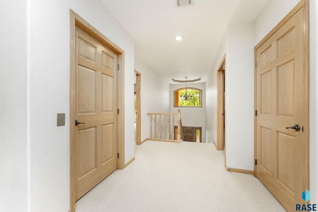 5918 S Grand Lodge Pl, Sioux Falls, SD 57108