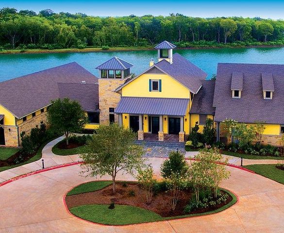 7722 Fallen Leaf, Missouri City, TX 77459