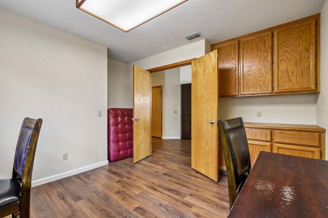 2004 Fernwood Cir, Roseville, CA 95661