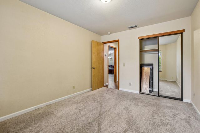 2004 Fernwood Cir, Roseville, CA 95661
