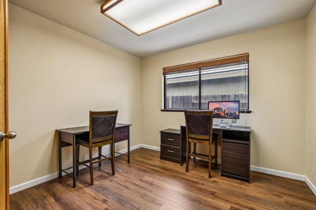 2004 Fernwood Cir, Roseville, CA 95661