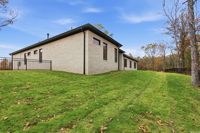 311 Devoe Bend Drive, Maumelle, AR 72113